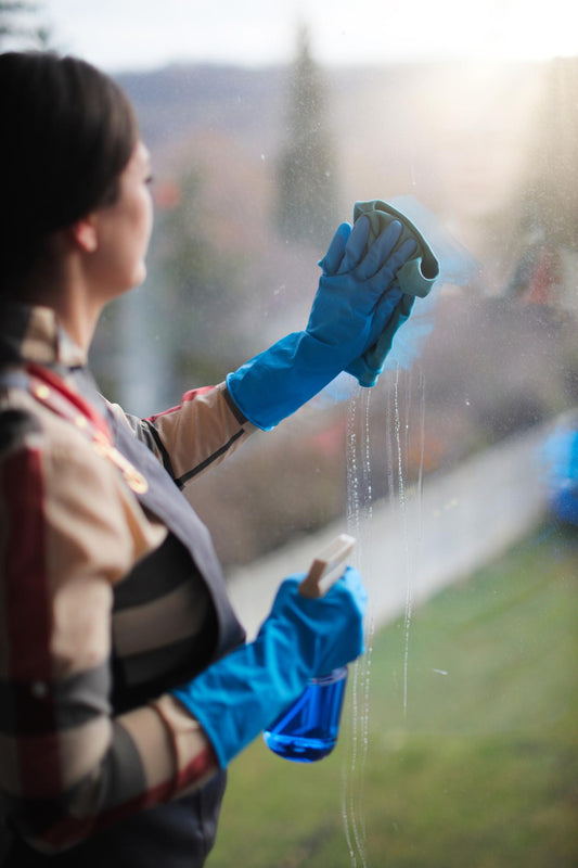 How to Clean Windows Without Streaks