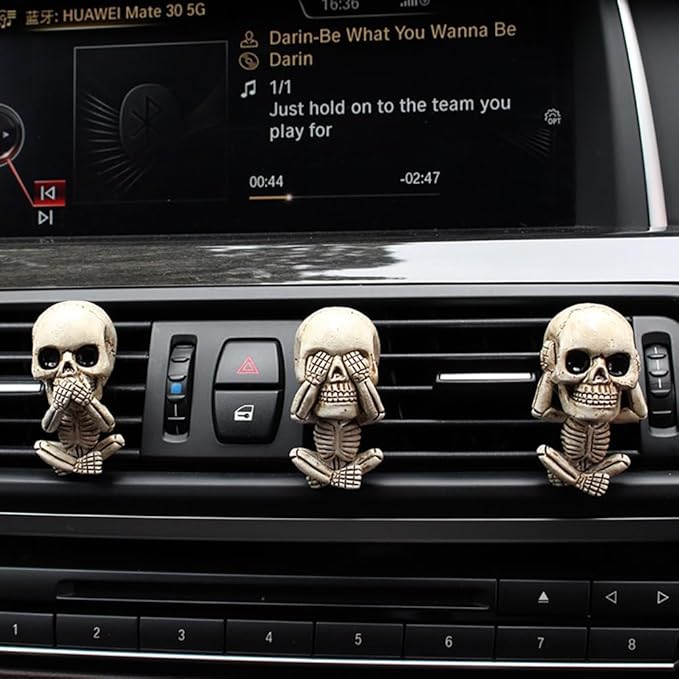 3 Pieces Novelty Cute Skull Car Air Fresheners Vent Clips Air Fresheners Vent Clips Cool， Car Accessories Interior Decorations Goth for Men Women Teens，Funny Christmas for Dad Mom